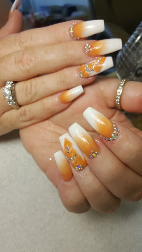 Nail Salon «Salon Polished», reviews and photos, 15 12th St, Hammonton, NJ 08037, USA