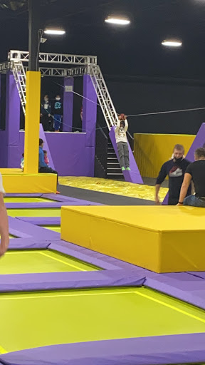 Shopping Mall «Putnam Place Shopping Center», reviews and photos, 1245 Dixwell Ave, Hamden, CT 06514, USA