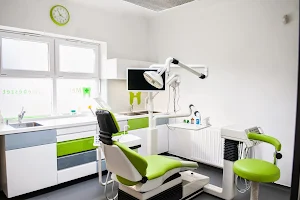 Méhes Dental Clinics image