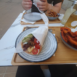 Photo n°92 de Gyraya - Restaurant Grec - Montpellier Antigone à Montpellier ()