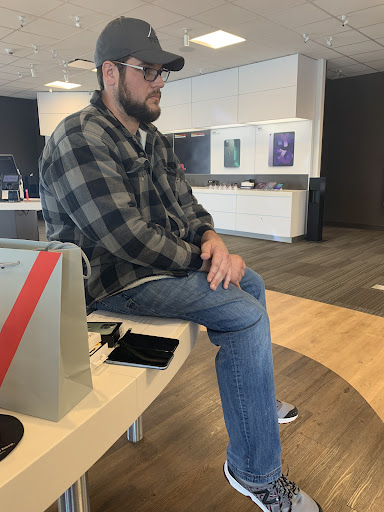 Cell Phone Store «Verizon», reviews and photos, 26200 Brookpark Rd, North Olmsted, OH 44070, USA