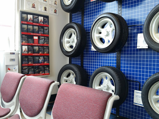 Tire Shop «Firestone Complete Auto Care», reviews and photos, 1145 Tolland Turnpike, Manchester, CT 06042, USA