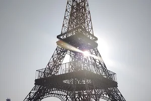 Eiffel Tower Monument image