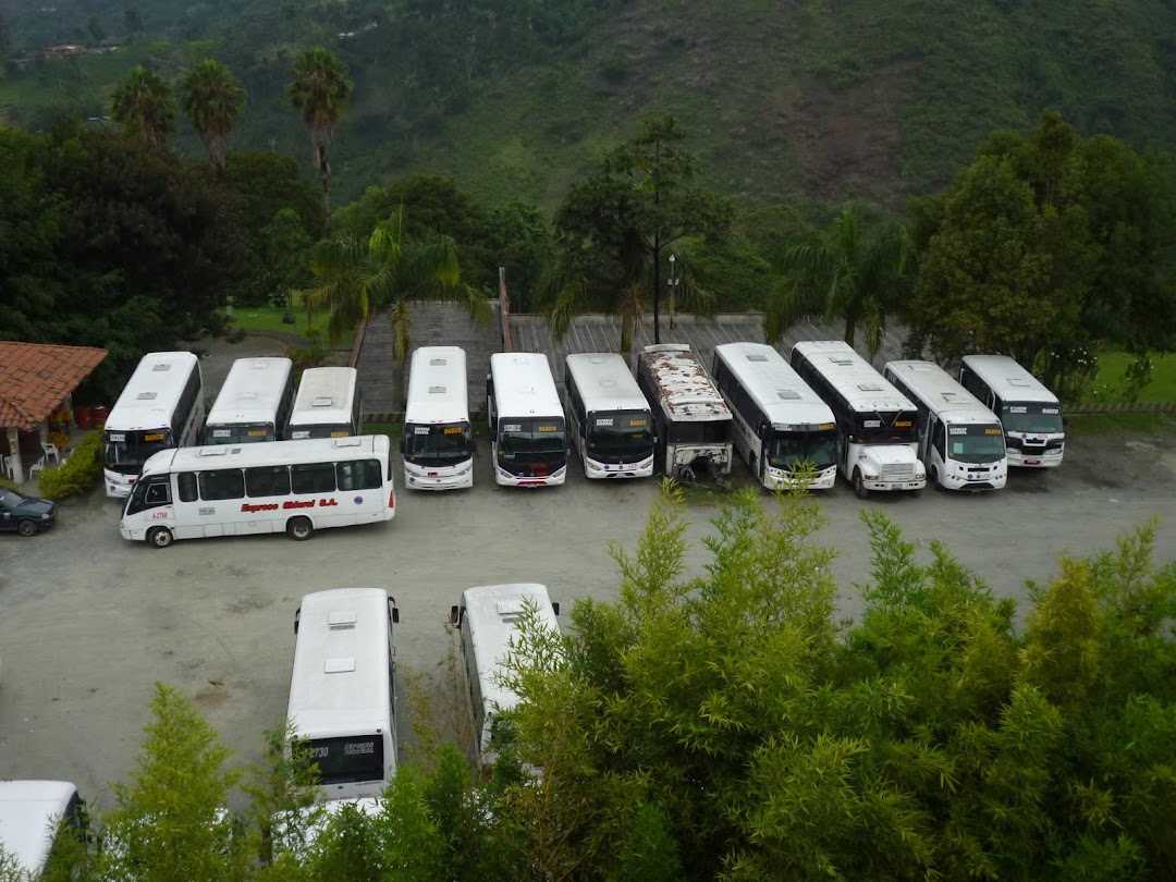 Expreso Sideral parqueadero y taller Villamaría