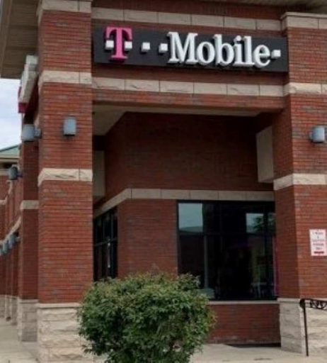 Cell Phone Store «T-Mobile», reviews and photos, 3171 Fort St, Wyandotte, MI 48192, USA