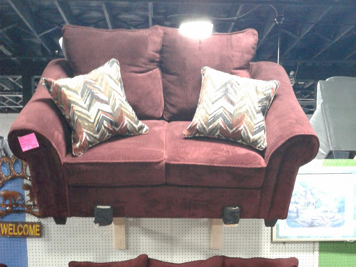 Flea Market «Springfield Flea Market & Gifts», reviews and photos, 1325 E Trafficway St, Springfield, MO 65802, USA