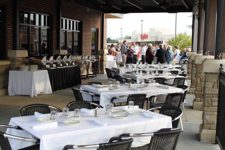 Minervas Food & Cocktails 51104