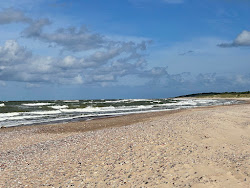 Foto von Uzavas upes beach mit langer gerader strand