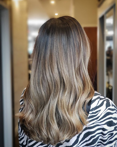 Beauty Salon «De Lis Salon & Spa», reviews and photos, 576 Plandome Rd, Manhasset, NY 11030, USA