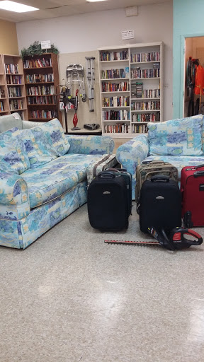 Thrift Store «Goodwill Retail & Donation Center», reviews and photos, 19041 San Carlos Blvd, Fort Myers Beach, FL 33931, USA