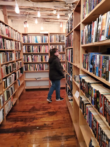 Used Book Store «Winding Way Books At Gallery», reviews and photos, 106 W Chestnut St, Lancaster, PA 17603, USA
