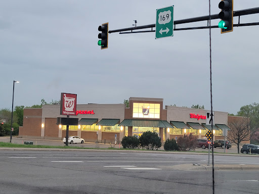 Walgreens, 18267 Carson Ct NW, Elk River, MN 55330, USA, 