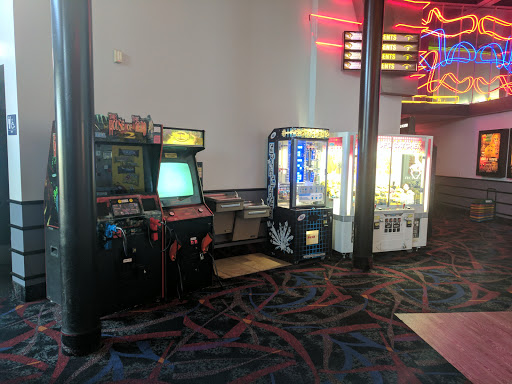 Movie Theater «Regal Cinemas Hilltop 9 Cinema», reviews and photos, 325 Beavercreek Rd, Oregon City, OR 97045, USA