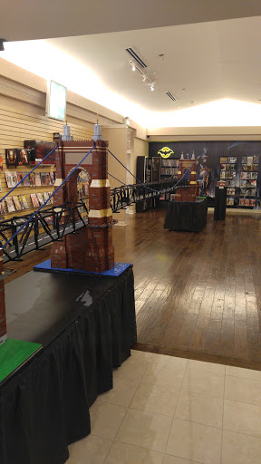 Comic Book Store «Up Up & Away!», reviews and photos, 5885 Pfeiffer Rd, Blue Ash, OH 45242, USA