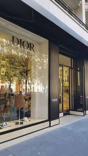 Dior stores Paris
