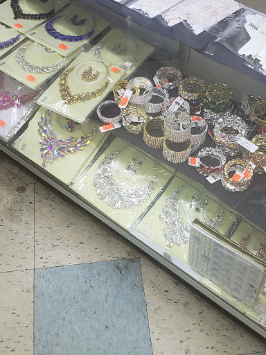 Cosmetics Store «Longwood Beauty Supply», reviews and photos, 4042 Warrensville Center Rd, Warrensville Heights, OH 44122, USA