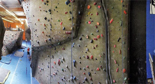 Rock Climbing Gym «Hangar 18 Indoor Climbing Gym - South Bay», reviews and photos, 4926 W Rosecrans Ave, Hawthorne, CA 90250, USA
