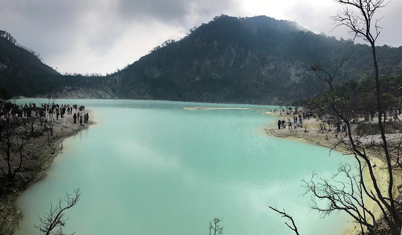 Tepian Kawah Putih