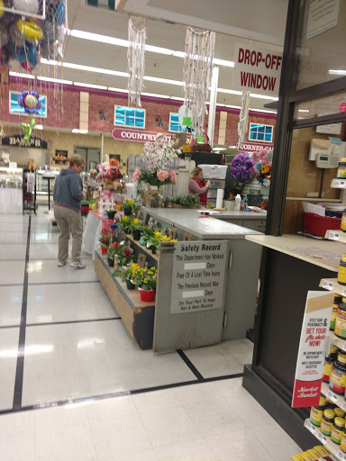 Grocery Store «Market Basket», reviews and photos, 6001 39th St, Groves, TX 77619, USA