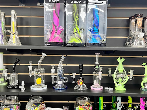 Tobacco Shop «Smoke Hut Smoke Shop», reviews and photos, 11902 Blue Ridge Boulevard g, Grandview, MO 64030, USA