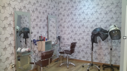 Peluquería Dena Ponte en Guijuelo, Salamanca