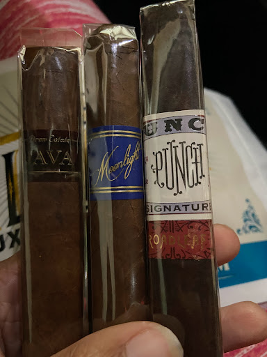 Vaporizer Store «Wild Bills Tobacco», reviews and photos, 35501 Ford Rd, Westland, MI 48185, USA