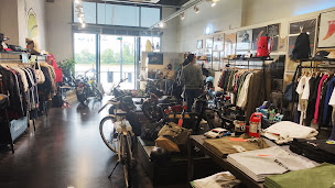 Photo n°7 de Deus Ex Machina Bordeaux - The Hangar of Tenacity à Bordeaux ()