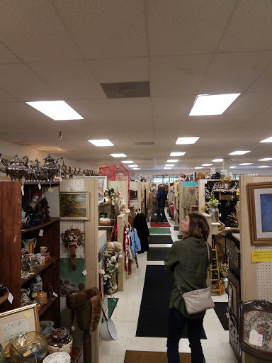 Antique Store «Grapevine Antiques & Craft», reviews and photos, 137 Erin Ln, Brodheadsville, PA 18322, USA