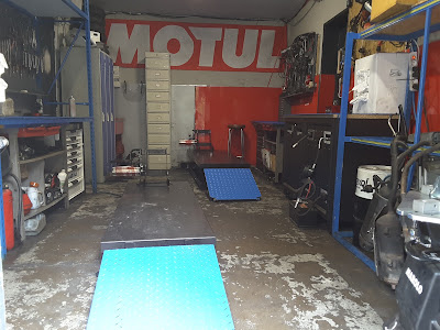 Chez L'Artist-MOTOPASSION à Pantin