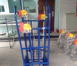 ตลาดต้นไม้สามพี่น้อง photo