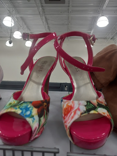 Thrift Store «Goodwill Clearwater Store», reviews and photos, 16494 US Hwy 19 N, Clearwater, FL 33764, USA