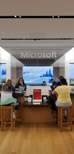 Computer Store «Microsoft Store - Aventura Mall», reviews and photos, 19575 Biscayne Blvd #1565, Aventura, FL 33180, USA