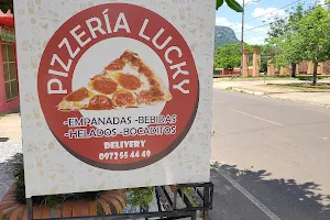 Pizzería Lucky image