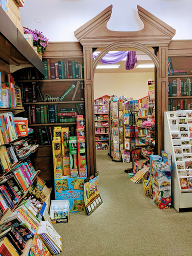 Book Store «Riverwalk Books», reviews and photos, 116 E Woodin Ave, Chelan, WA 98816, USA