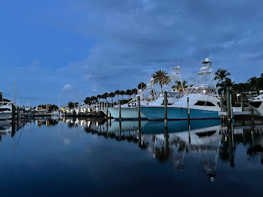 Tobacco Shop «Angry Moon Cigar Bar», reviews and photos, 2401 PGA Boulevard, Palm Beach Gardens, FL 33410, USA
