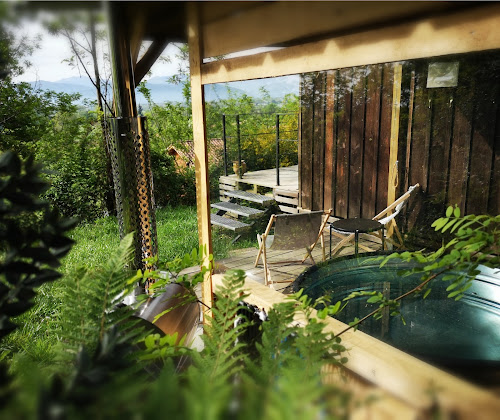 La Pause En Soi Location cabane vue Pyrénées jacuzzi privatif à Ponlat-Taillebourg