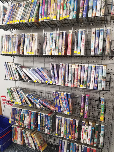 Thrift Store «St Vincent de Paul Kenosha Thrift Store», reviews and photos, 7531 30th Ave, Kenosha, WI 53142, USA