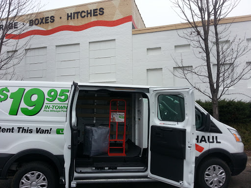 Truck Rental Agency «U-Haul Moving & Storage», reviews and photos, 911 W Gate City Blvd, Greensboro, NC 27403, USA