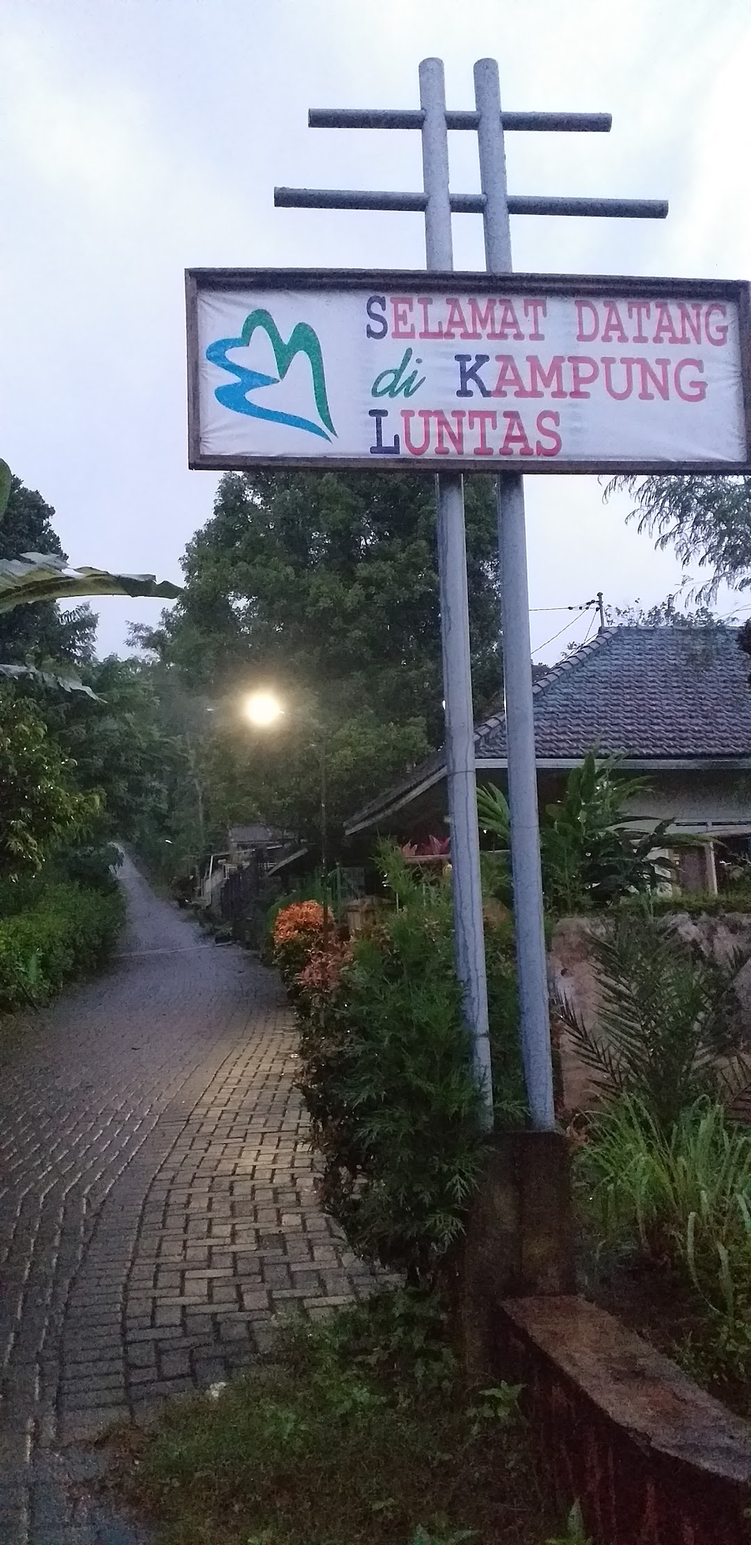 Kampung luntas