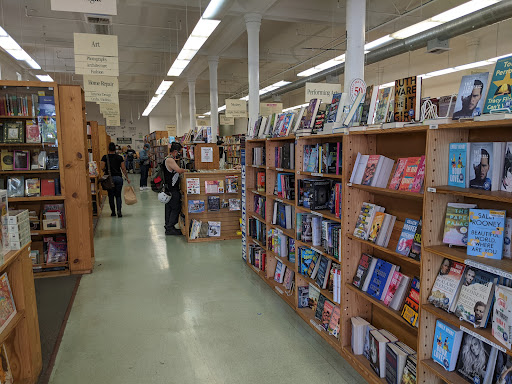 Book Store «Half Price Books», reviews and photos, 2036 Shattuck Ave, Berkeley, CA 94704, USA