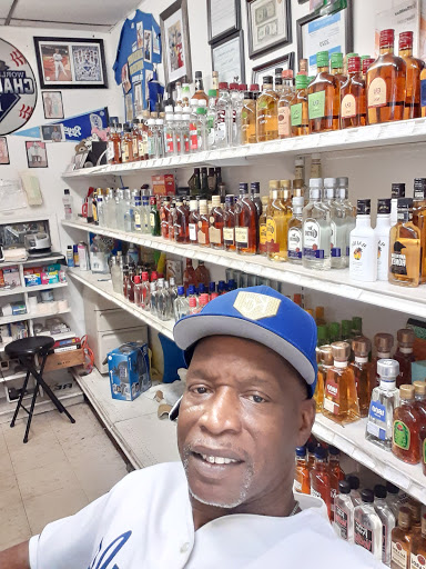 Convenience Store «Shotz Convenience Store», reviews and photos, 2900 E 27th St, Kansas City, MO 64127, USA