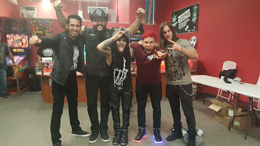 Comic Book Store «Vintage Villains», reviews and photos, 126 N Vermilion St, Danville, IL 61832, USA