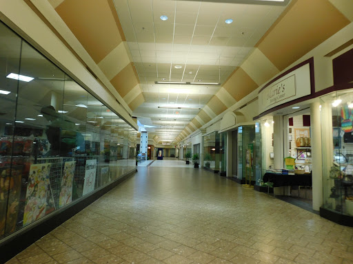 Shopping Mall «Woburn Mall», reviews and photos, 296 Mishawum Rd, Woburn, MA 01801, USA