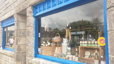 LA FINE EPICERIE à Locronan
