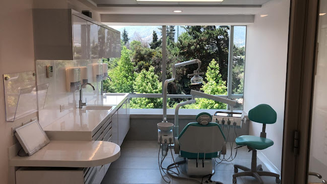 Opiniones de CliniKR Odontología en La Dehesa en Lo Barnechea - Dentista