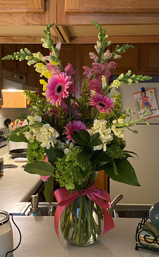 Florist «Lilypots Fresh Flowers and Gifts», reviews and photos, 605 W Main St, Lake Geneva, WI 53147, USA