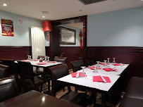 Atmosphère du Restaurant chinois Restaurant Heureux à Paris - n°4