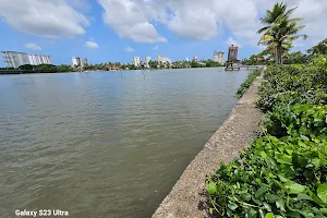 Konthuruthy Gopuram Lake View image