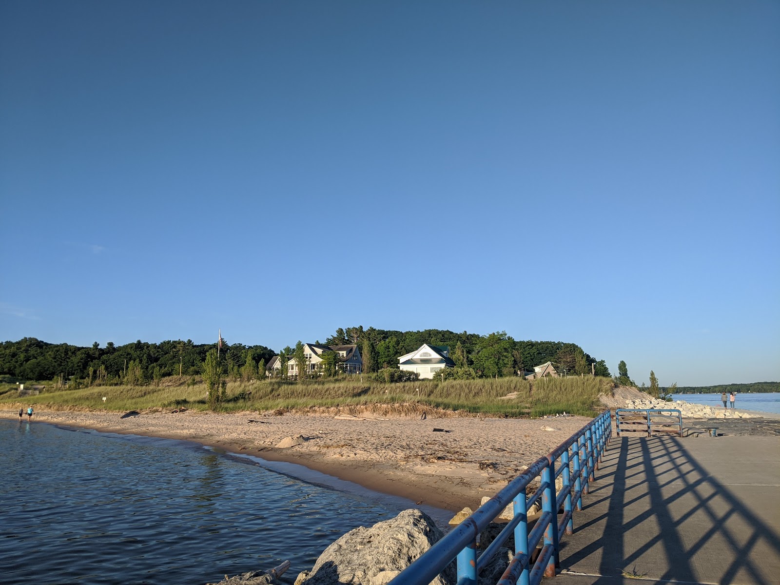 Valokuva Captain John Langland Park Beachista. villi alue