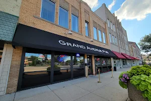 Grand Avenue Pub image